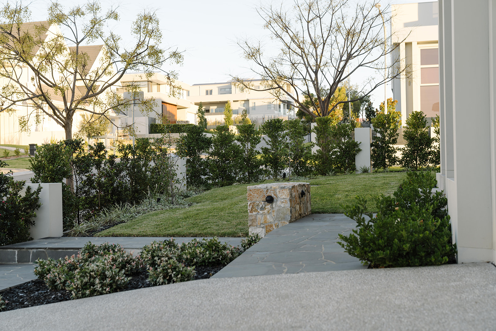 Bella Vista Modern Entrance